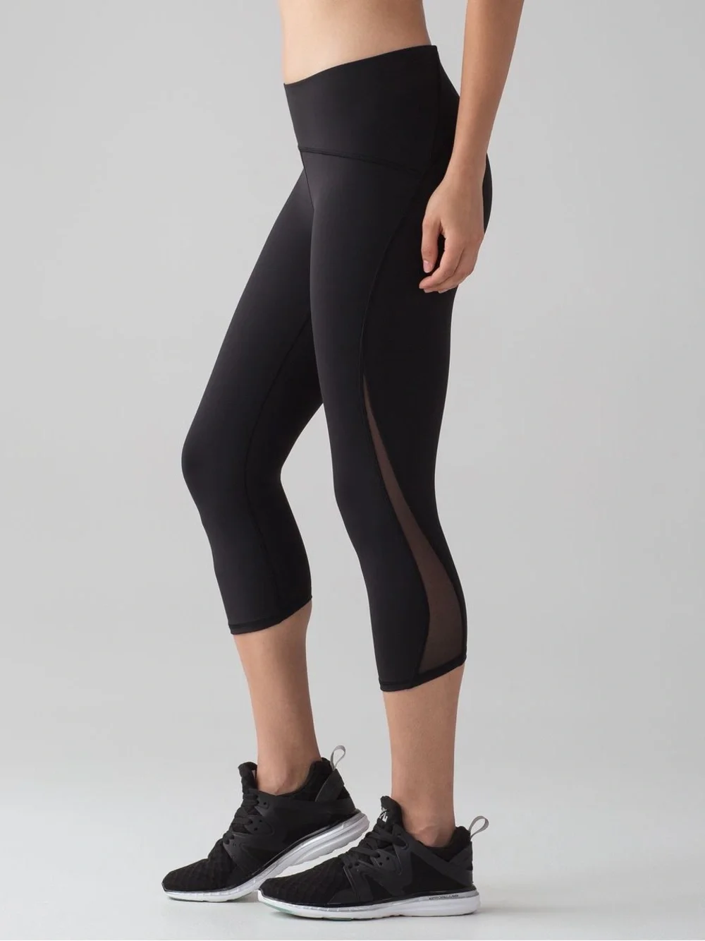 Lululemon Train Times Crop 17” size 12 in Black